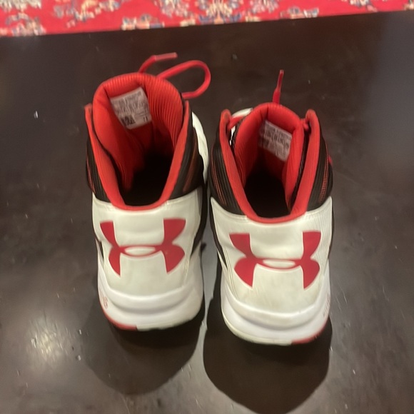 Under Armour Basketball shoes, we red and white - Picture 3 of 4